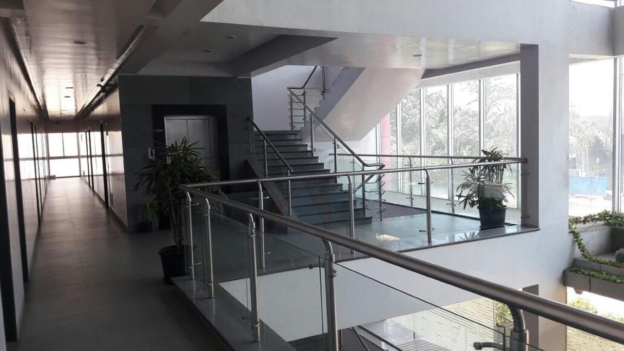 Отель Royal Hills Bapane Экстерьер фото